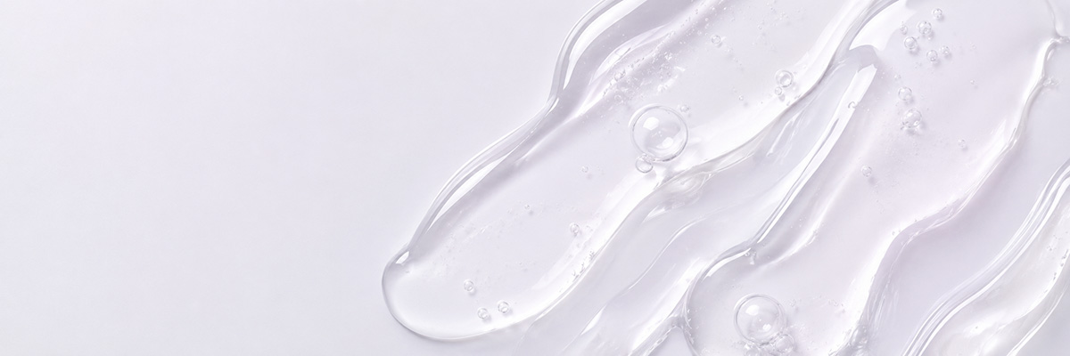 Niacinamide serum texture swatch, an ingredient that calms hormonal acne